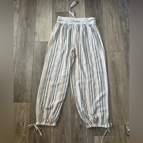 🛍️ Surf Gypsy multi color pants with elastic waist comfortable and lightweight. - Picture 4 of 7